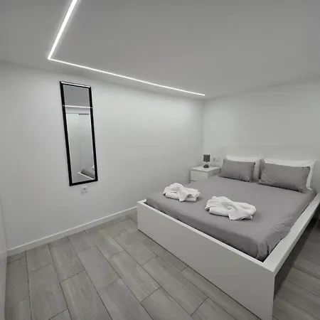 Rodrigues 3 By Rentallido *